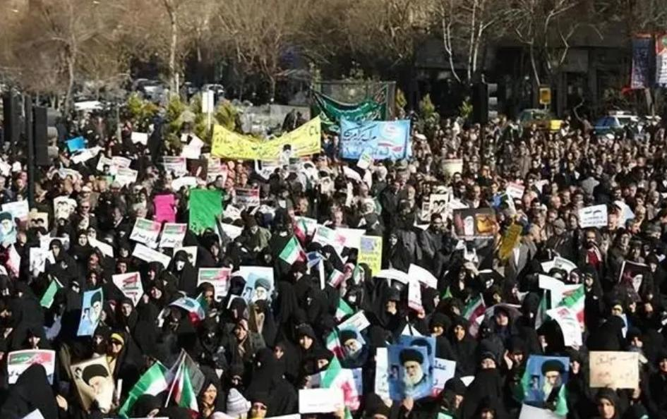 波斯湾的双重风暴：伊朗骚乱背后的民生困局与地缘博弈