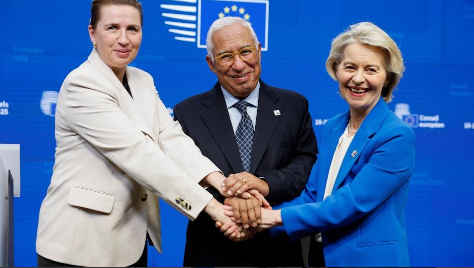 布鲁塞尔街头驶过千辆拖拉机，欧盟却想用2万亿预算拖垮俄罗斯